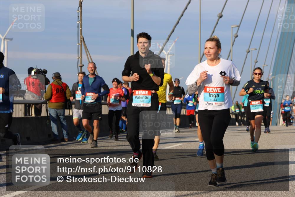 03.10.2025 - Köhlbrandbrückenlauf Strokosch-Dieckow http://msf.ph/oto/9110828 03.10.2025 09:43:04 Position 2 18, 08, 1767, 1944, 1092 meine-sportfotos.de