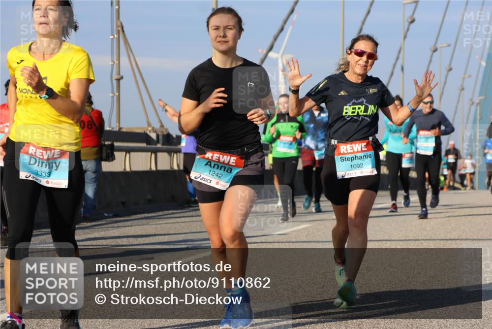 03.10.2025 - Köhlbrandbrückenlauf Strokosch-Dieckow http://msf.ph/oto/9110862 03.10.2025 09:43:07 Position 2 3333, 08, 1242, 1092 meine-sportfotos.de