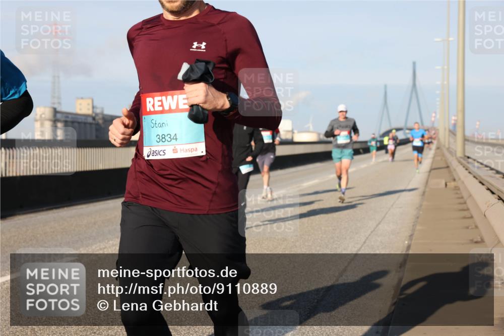 03.10.2025 - Köhlbrandbrückenlauf Lena Gebhardt http://msf.ph/oto/9110889 03.10.2025 09:41:43 Position 2 3834 meine-sportfotos.de