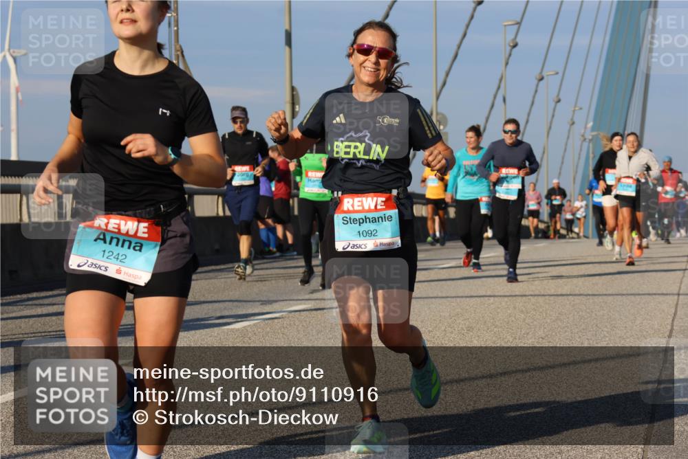 03.10.2025 - Köhlbrandbrückenlauf Strokosch-Dieckow http://msf.ph/oto/9110916 03.10.2025 09:43:08 Position 2 1242, 7, 1092 meine-sportfotos.de