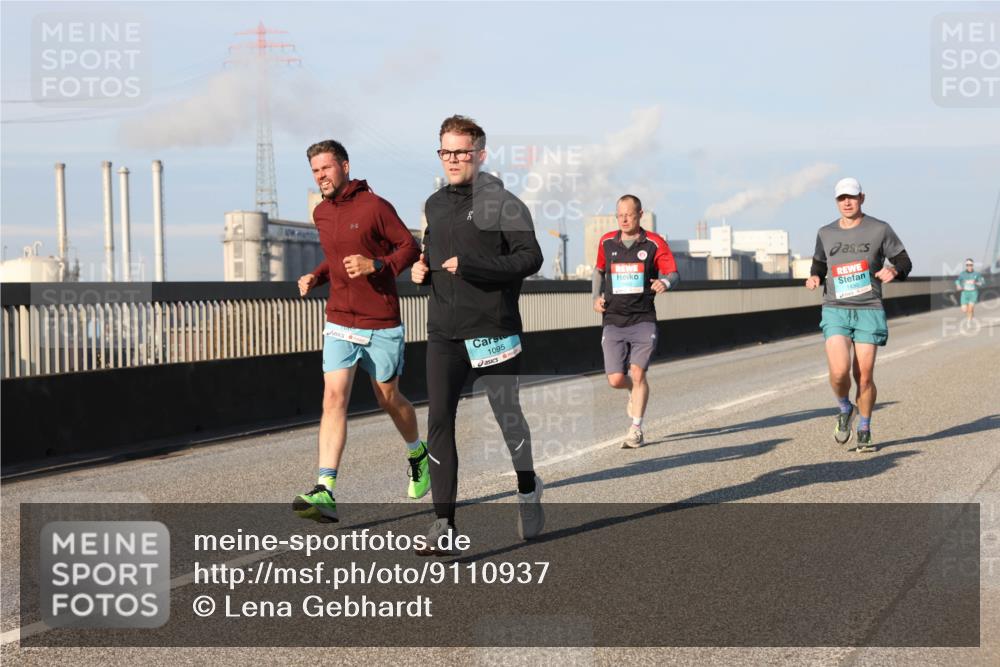 03.10.2025 - Köhlbrandbrückenlauf Lena Gebhardt http://msf.ph/oto/9110937 03.10.2025 09:41:44 Position 2 1095 meine-sportfotos.de