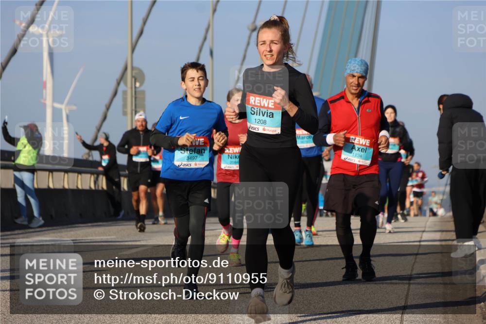 03.10.2025 - Köhlbrandbrückenlauf Strokosch-Dieckow http://msf.ph/oto/9110955 03.10.2025 09:43:17 Position 2 3497, 2084, 1208, 1134 meine-sportfotos.de