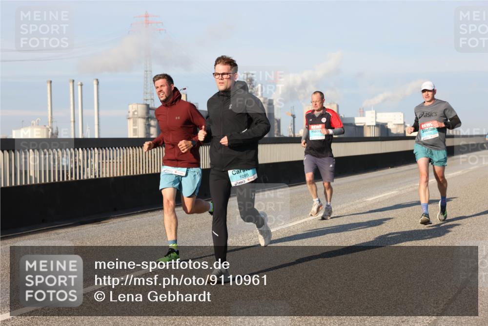 03.10.2025 - Köhlbrandbrückenlauf Lena Gebhardt http://msf.ph/oto/9110961 03.10.2025 09:41:44 Position 2 1095, 1490 meine-sportfotos.de