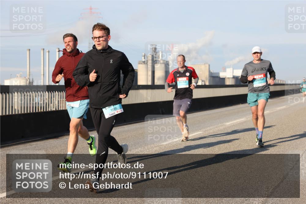 03.10.2025 - Köhlbrandbrückenlauf Lena Gebhardt http://msf.ph/oto/9111007 03.10.2025 09:41:44 Position 2 1095, 1490 meine-sportfotos.de