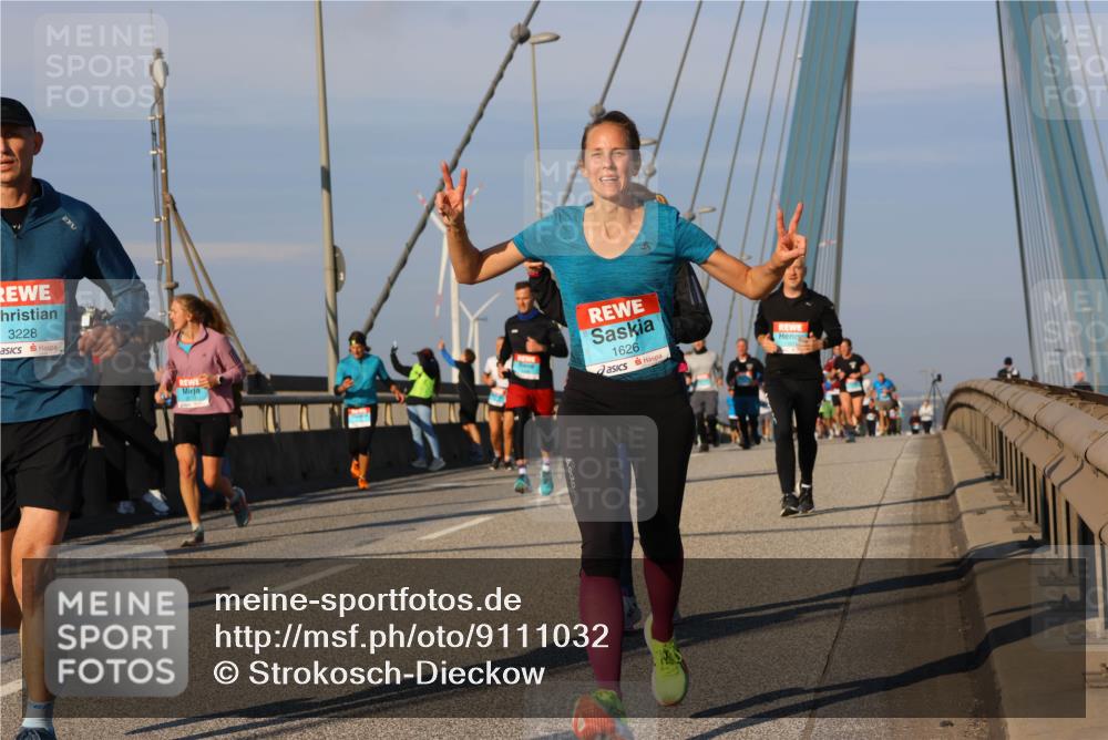 03.10.2025 - Köhlbrandbrückenlauf Strokosch-Dieckow http://msf.ph/oto/9111032 03.10.2025 09:43:25 Position 2 2, 3228, 1626 meine-sportfotos.de