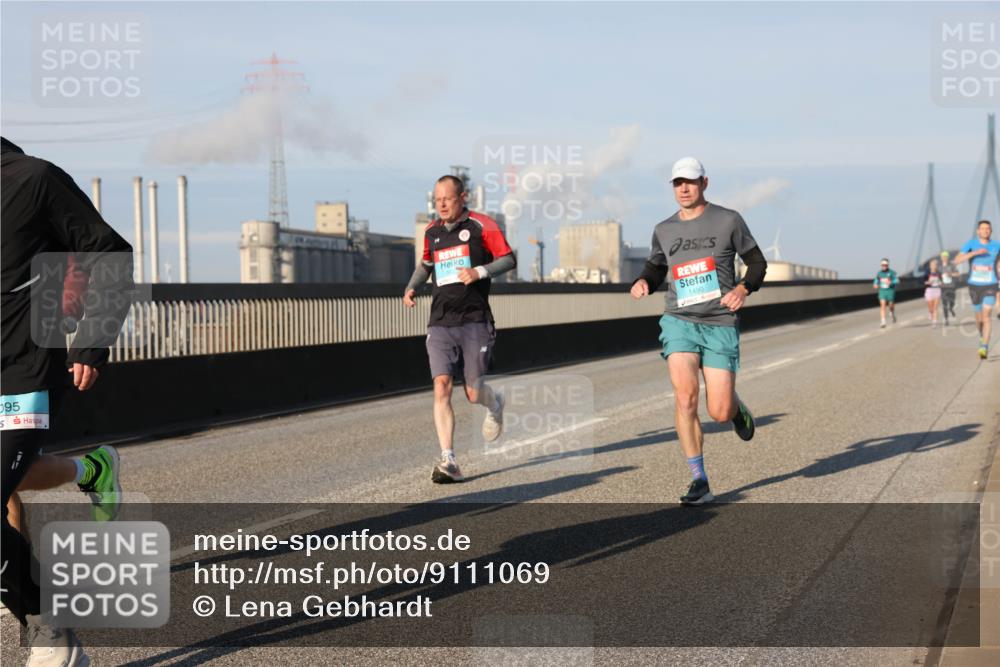 03.10.2025 - Köhlbrandbrückenlauf Lena Gebhardt http://msf.ph/oto/9111069 03.10.2025 09:41:45 Position 2 95, 1490 meine-sportfotos.de