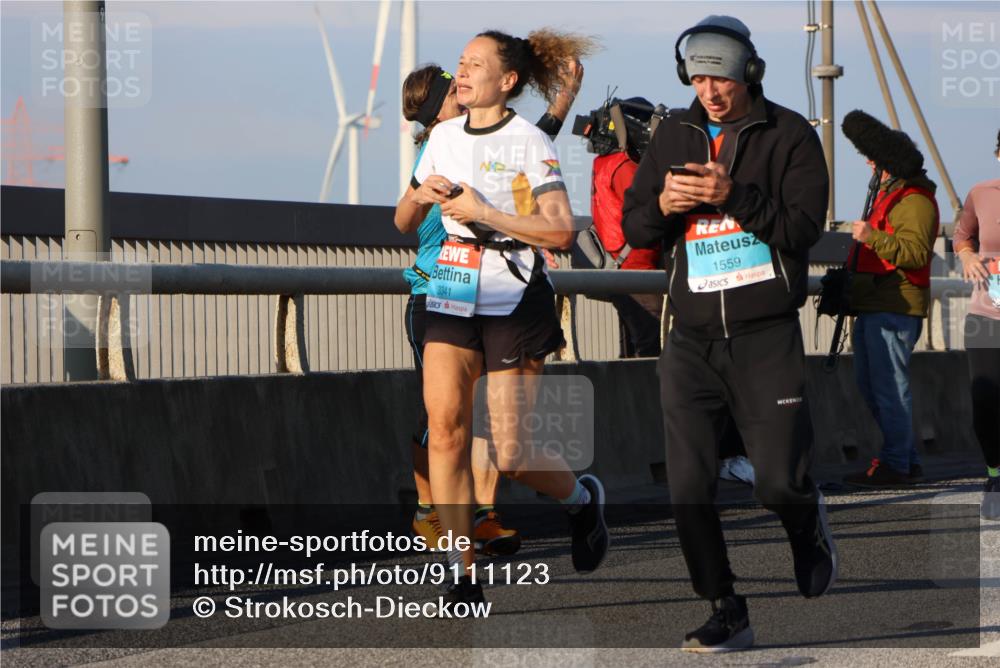 03.10.2025 - Köhlbrandbrückenlauf Strokosch-Dieckow http://msf.ph/oto/9111123 03.10.2025 09:43:34 Position 2 3341, 1559 meine-sportfotos.de