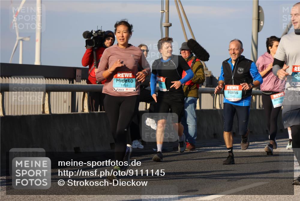 03.10.2025 - Köhlbrandbrückenlauf Strokosch-Dieckow http://msf.ph/oto/9111145 03.10.2025 09:43:36 Position 2 1189, 1340, 1424 meine-sportfotos.de