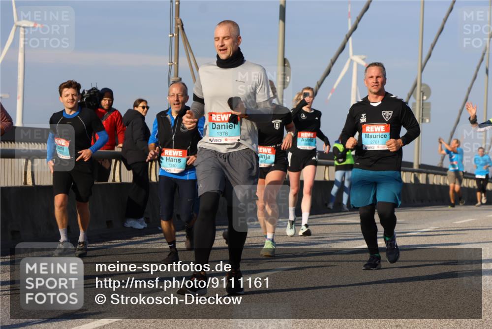 03.10.2025 - Köhlbrandbrückenlauf Strokosch-Dieckow http://msf.ph/oto/9111161 03.10.2025 09:43:37 Position 2 1378, 412, 1340, 2761 meine-sportfotos.de