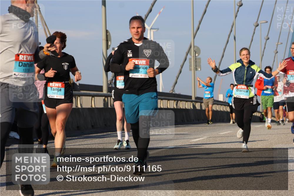 03.10.2025 - Köhlbrandbrückenlauf Strokosch-Dieckow http://msf.ph/oto/9111165 03.10.2025 09:43:38 Position 2 1378, 1412, 269, 2761, 1377 meine-sportfotos.de
