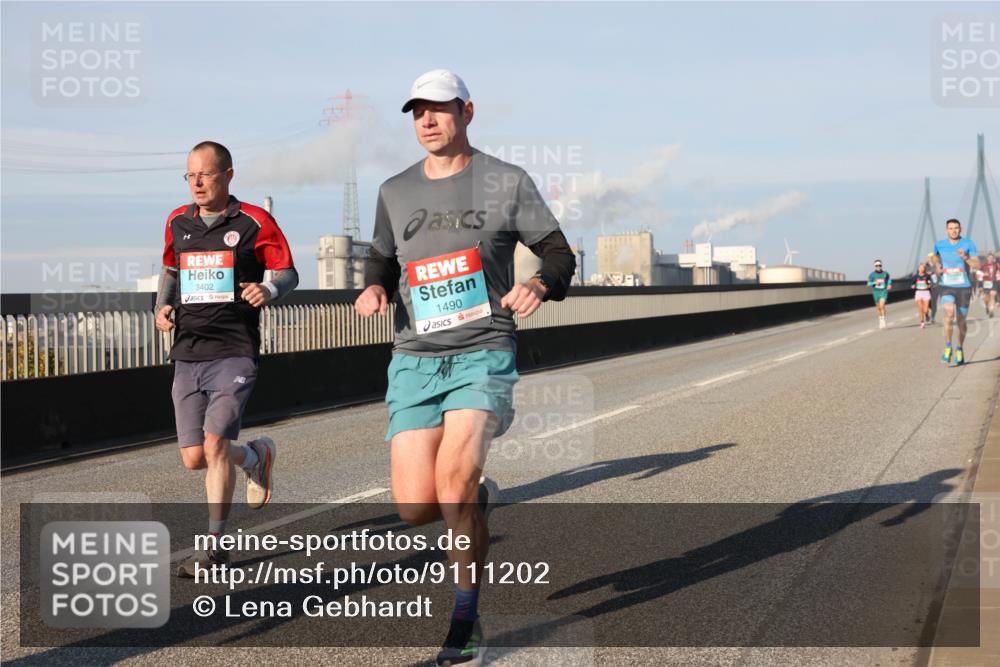 03.10.2025 - Köhlbrandbrückenlauf Lena Gebhardt http://msf.ph/oto/9111202 03.10.2025 09:41:46 Position 2 3402, 1490 meine-sportfotos.de