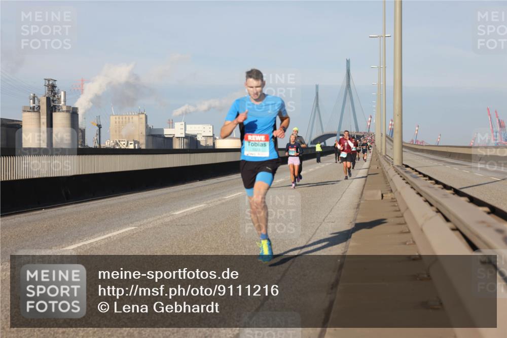 03.10.2025 - Köhlbrandbrückenlauf Lena Gebhardt http://msf.ph/oto/9111216 03.10.2025 09:41:48 Position 2 1023 meine-sportfotos.de
