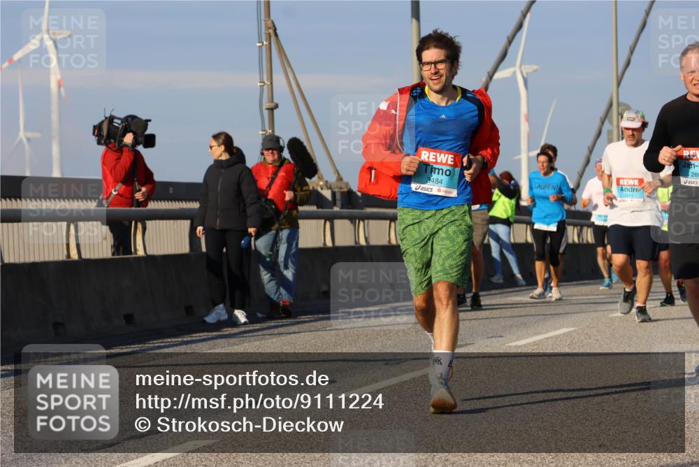 03.10.2025 - Köhlbrandbrückenlauf Strokosch-Dieckow http://msf.ph/oto/9111224 03.10.2025 09:43:46 Position 2 3484, 1, 280, 3481 meine-sportfotos.de