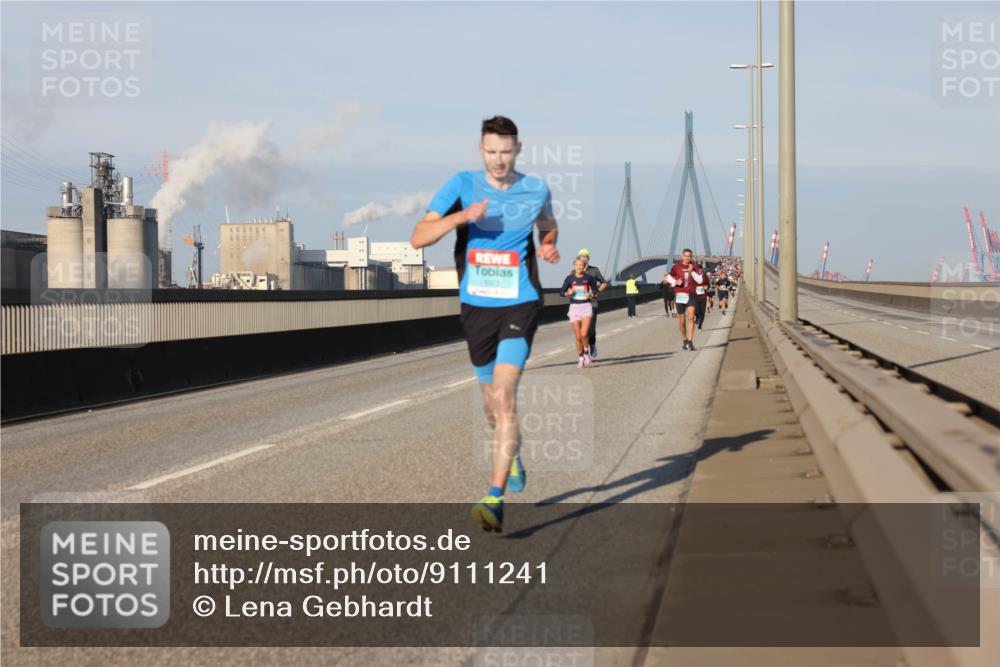 03.10.2025 - Köhlbrandbrückenlauf Lena Gebhardt http://msf.ph/oto/9111241 03.10.2025 09:41:48 Position 2  meine-sportfotos.de