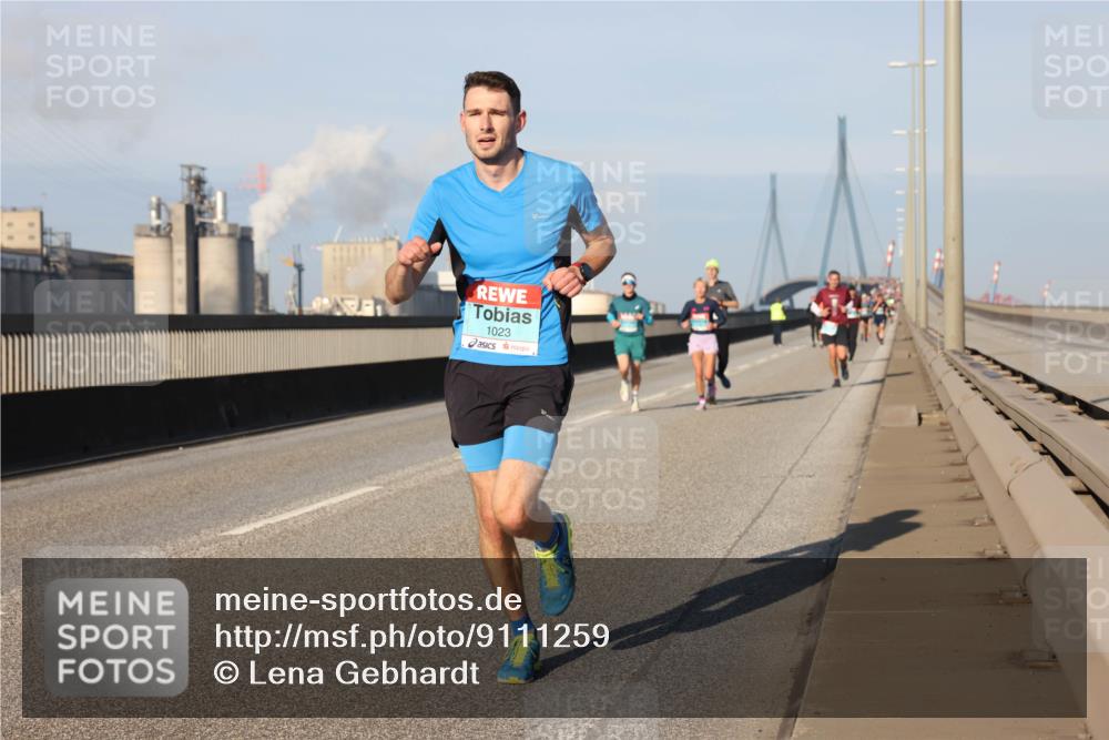 03.10.2025 - Köhlbrandbrückenlauf Lena Gebhardt http://msf.ph/oto/9111259 03.10.2025 09:41:49 Position 2 1023 meine-sportfotos.de