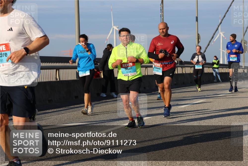 03.10.2025 - Köhlbrandbrückenlauf Strokosch-Dieckow http://msf.ph/oto/9111273 03.10.2025 09:43:52 Position 2 81, 5, 3425, 3198, 1299 meine-sportfotos.de