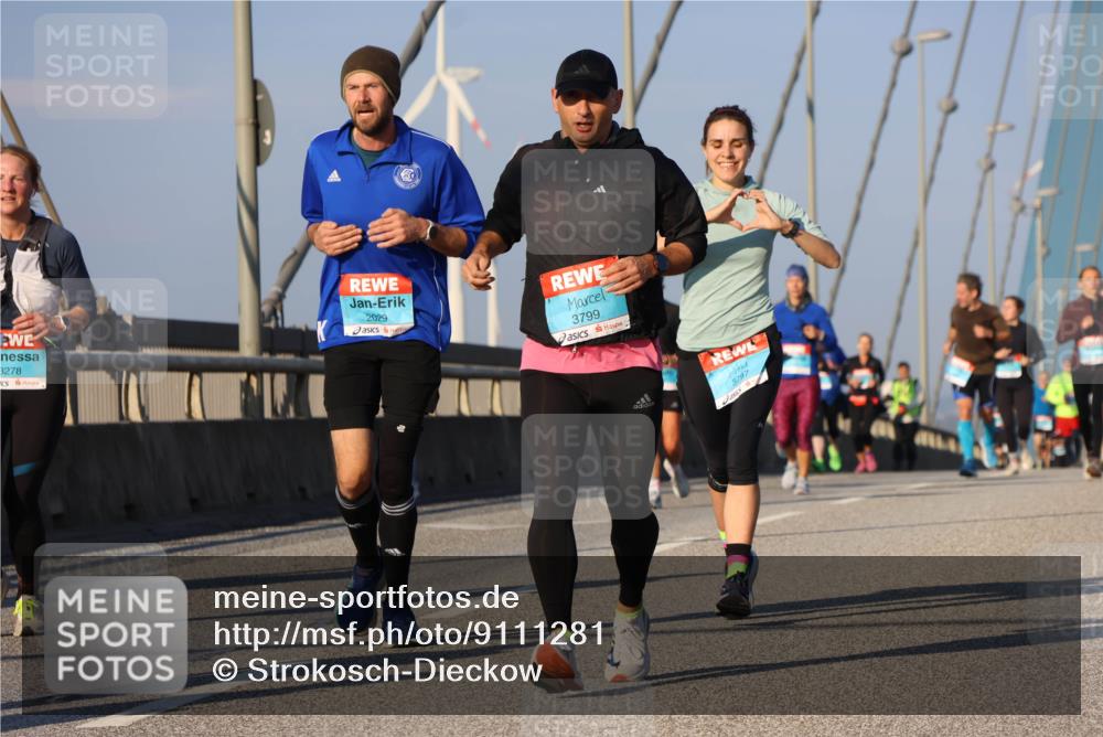 03.10.2025 - Köhlbrandbrückenlauf Strokosch-Dieckow http://msf.ph/oto/9111281 03.10.2025 09:43:54 Position 2 3278, 2029, 3799, 3797 meine-sportfotos.de