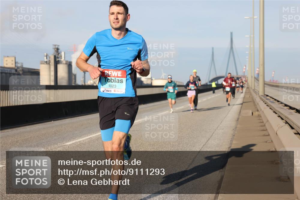 03.10.2025 - Köhlbrandbrückenlauf Lena Gebhardt http://msf.ph/oto/9111293 03.10.2025 09:41:49 Position 2 1023 meine-sportfotos.de