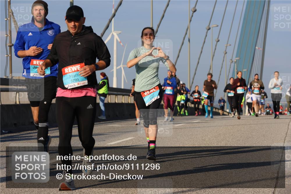 03.10.2025 - Köhlbrandbrückenlauf Strokosch-Dieckow http://msf.ph/oto/9111296 03.10.2025 09:43:55 Position 2 3799 meine-sportfotos.de
