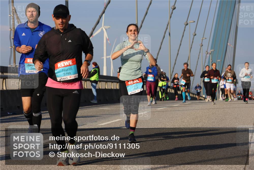 03.10.2025 - Köhlbrandbrückenlauf Strokosch-Dieckow http://msf.ph/oto/9111305 03.10.2025 09:43:55 Position 2 202, 3799, 3797 meine-sportfotos.de