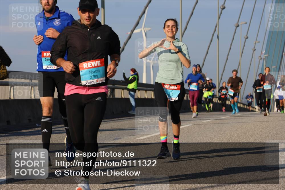 03.10.2025 - Köhlbrandbrückenlauf Strokosch-Dieckow http://msf.ph/oto/9111322 03.10.2025 09:43:55 Position 2 20, 3799, 8797 meine-sportfotos.de