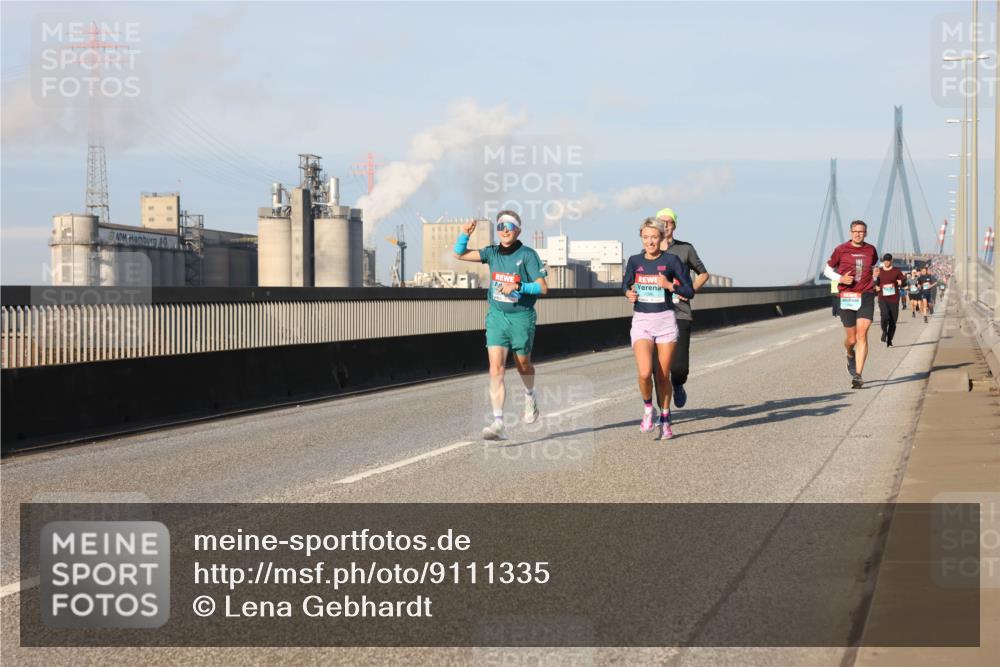 03.10.2025 - Köhlbrandbrückenlauf Lena Gebhardt http://msf.ph/oto/9111335 03.10.2025 09:41:52 Position 2  meine-sportfotos.de