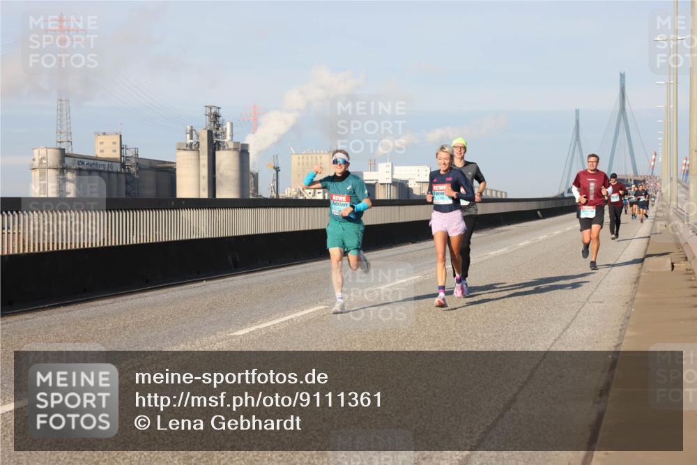 03.10.2025 - Köhlbrandbrückenlauf Lena Gebhardt http://msf.ph/oto/9111361 03.10.2025 09:41:52 Position 2  meine-sportfotos.de