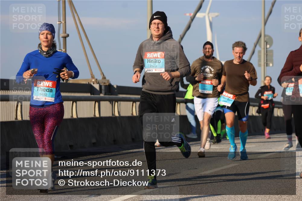 03.10.2025 - Köhlbrandbrückenlauf Strokosch-Dieckow http://msf.ph/oto/9111373 03.10.2025 09:44:03 Position 2 3492, 2323 meine-sportfotos.de