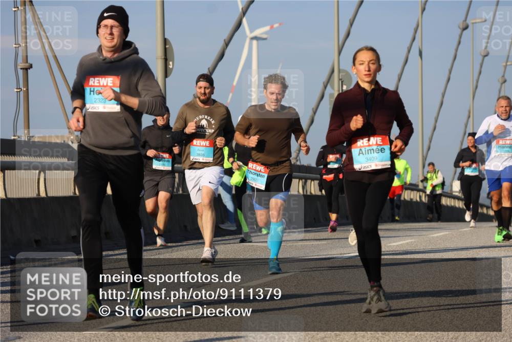03.10.2025 - Köhlbrandbrückenlauf Strokosch-Dieckow http://msf.ph/oto/9111379 03.10.2025 09:44:03 Position 2 2323, 3835, 1199, 2903, 3409, 2716 meine-sportfotos.de