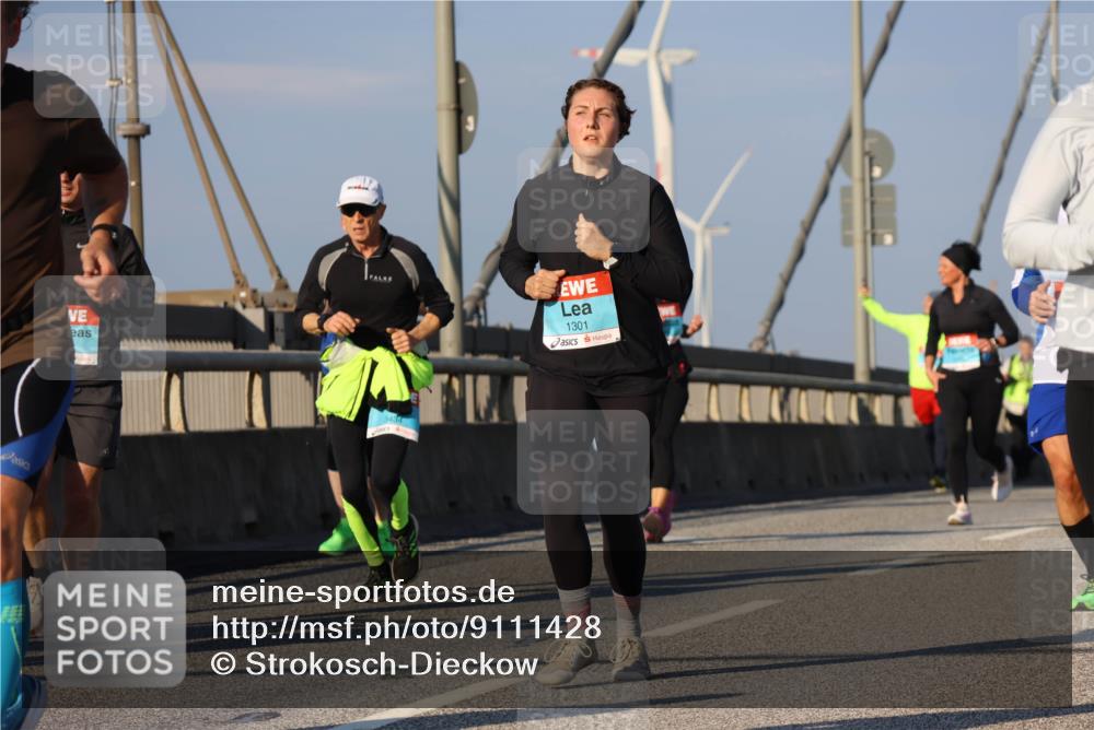 03.10.2025 - Köhlbrandbrückenlauf Strokosch-Dieckow http://msf.ph/oto/9111428 03.10.2025 09:44:07 Position 2 3434, 1301 meine-sportfotos.de