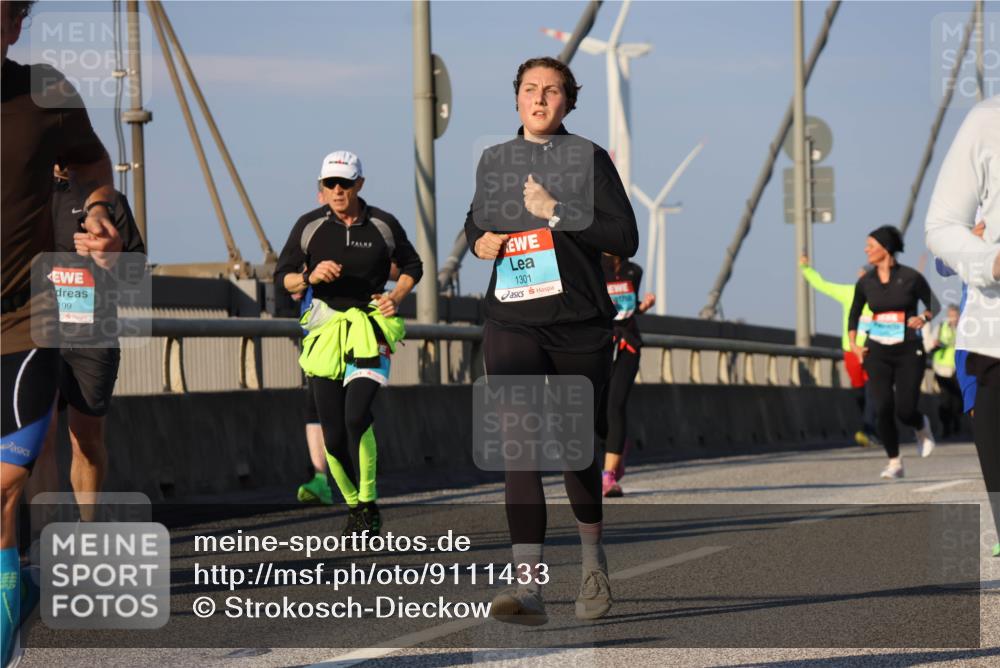03.10.2025 - Köhlbrandbrückenlauf Strokosch-Dieckow http://msf.ph/oto/9111433 03.10.2025 09:44:07 Position 2 199, 1301 meine-sportfotos.de