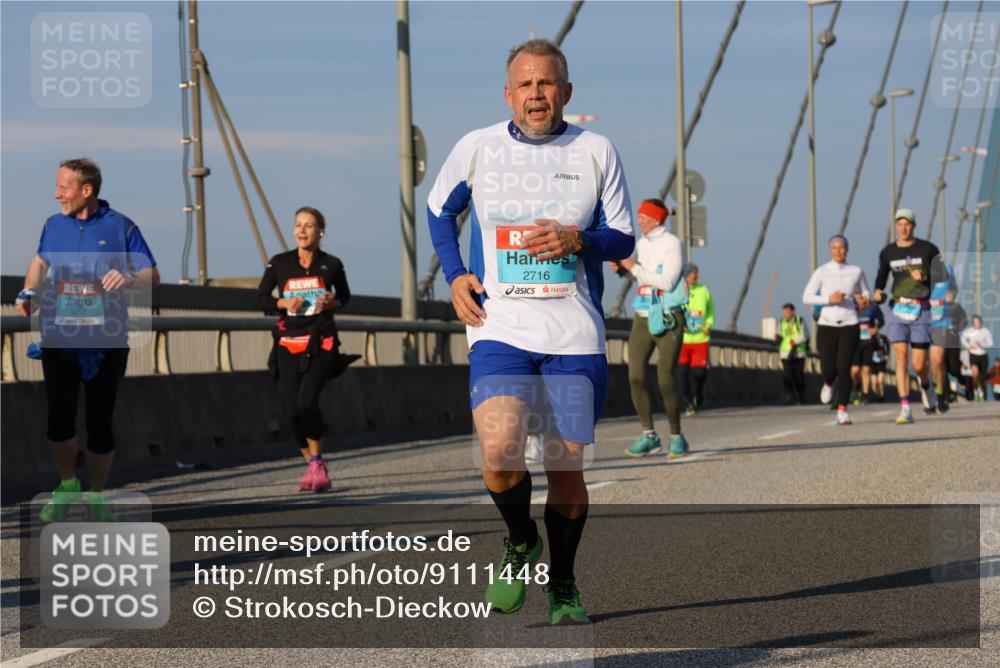 03.10.2025 - Köhlbrandbrückenlauf Strokosch-Dieckow http://msf.ph/oto/9111448 03.10.2025 09:44:10 Position 2 2716, 1 meine-sportfotos.de