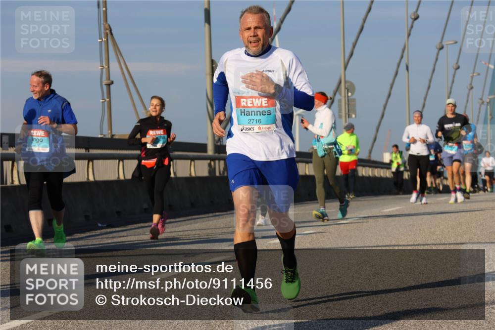 03.10.2025 - Köhlbrandbrückenlauf Strokosch-Dieckow http://msf.ph/oto/9111456 03.10.2025 09:44:10 Position 2 3217, 2716 meine-sportfotos.de