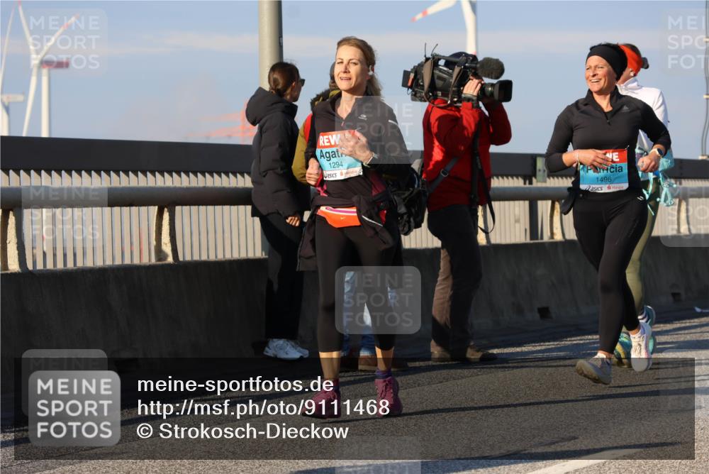03.10.2025 - Köhlbrandbrückenlauf Strokosch-Dieckow http://msf.ph/oto/9111468 03.10.2025 09:44:13 Position 2 1294, 1496 meine-sportfotos.de