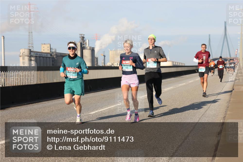 03.10.2025 - Köhlbrandbrückenlauf Lena Gebhardt http://msf.ph/oto/9111473 03.10.2025 09:41:53 Position 2 1275, 1086, 1103 meine-sportfotos.de