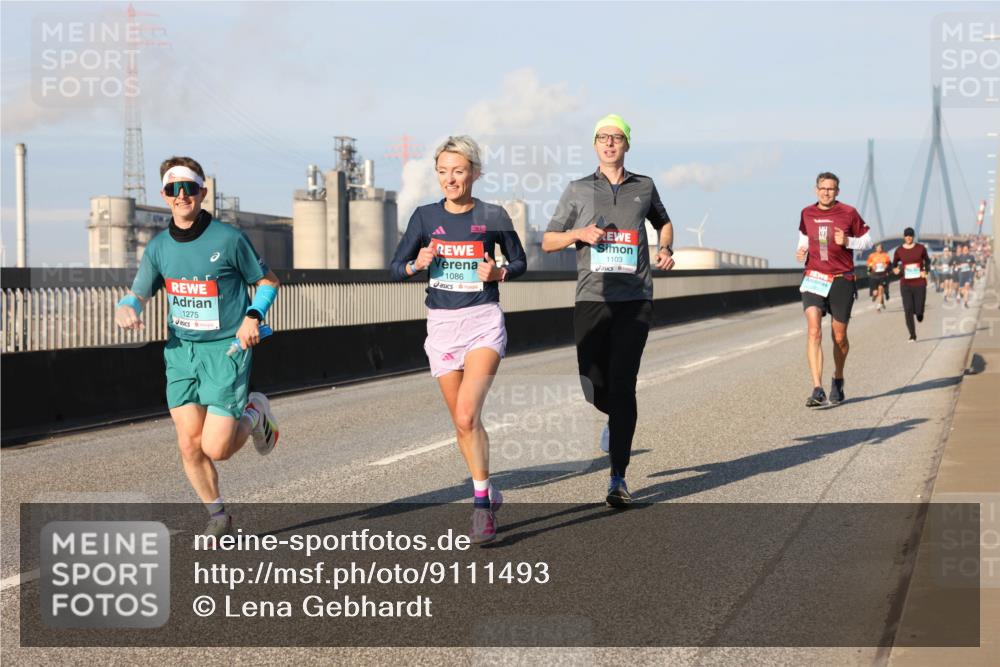 03.10.2025 - Köhlbrandbrückenlauf Lena Gebhardt http://msf.ph/oto/9111493 03.10.2025 09:41:54 Position 2 1275, 1086, 1103 meine-sportfotos.de