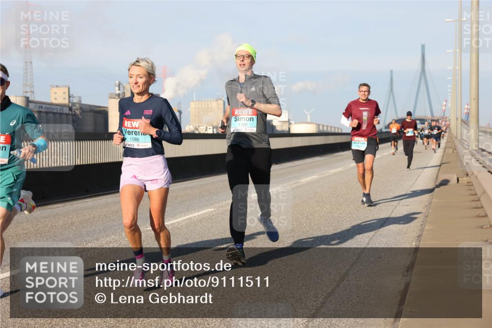 03.10.2025 - Köhlbrandbrückenlauf Lena Gebhardt http://msf.ph/oto/9111511 03.10.2025 09:41:54 Position 2 1086, 1103 meine-sportfotos.de