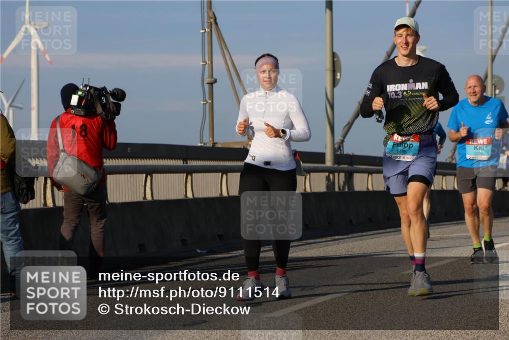 03.10.2025 - Köhlbrandbrückenlauf Strokosch-Dieckow http://msf.ph/oto/9111514 03.10.2025 09:44:17 Position 2 10, 3, 1486, 3250 meine-sportfotos.de