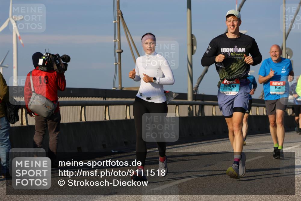 03.10.2025 - Köhlbrandbrückenlauf Strokosch-Dieckow http://msf.ph/oto/9111518 03.10.2025 09:44:17 Position 2 1, 2, 1486, 3250 meine-sportfotos.de