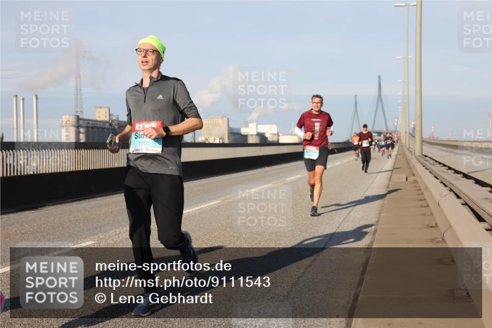 03.10.2025 - Köhlbrandbrückenlauf Lena Gebhardt http://msf.ph/oto/9111543 03.10.2025 09:41:55 Position 2 1103 meine-sportfotos.de