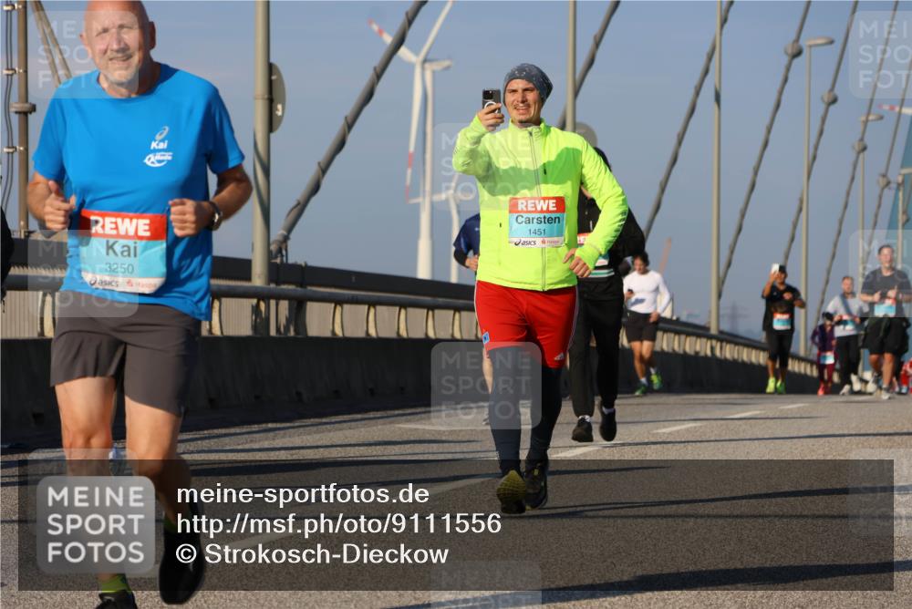 03.10.2025 - Köhlbrandbrückenlauf Strokosch-Dieckow http://msf.ph/oto/9111556 03.10.2025 09:44:21 Position 2 3250, 1451 meine-sportfotos.de