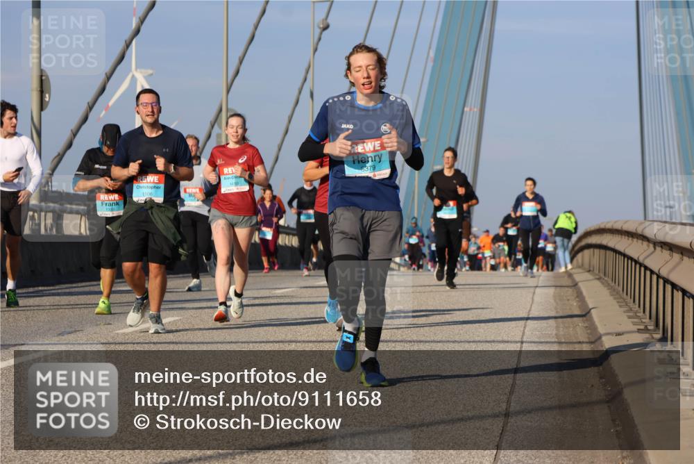 03.10.2025 - Köhlbrandbrückenlauf Strokosch-Dieckow http://msf.ph/oto/9111658 03.10.2025 09:44:34 Position 2 1506, 1333, 1410, 8379 meine-sportfotos.de