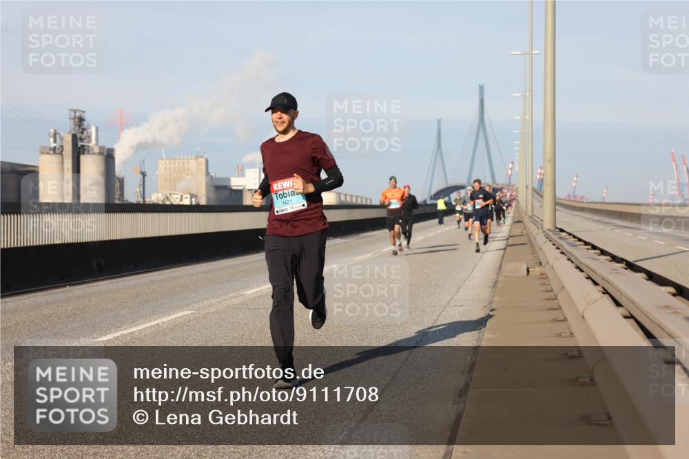 03.10.2025 - Köhlbrandbrückenlauf Lena Gebhardt http://msf.ph/oto/9111708 03.10.2025 09:42:00 Position 2 1421 meine-sportfotos.de