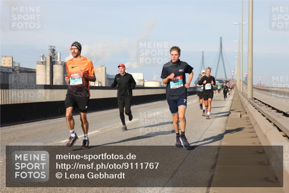 03.10.2025 - Köhlbrandbrückenlauf Lena Gebhardt http://msf.ph/oto/9111767 03.10.2025 09:42:05 Position 2 11011, 3143 meine-sportfotos.de