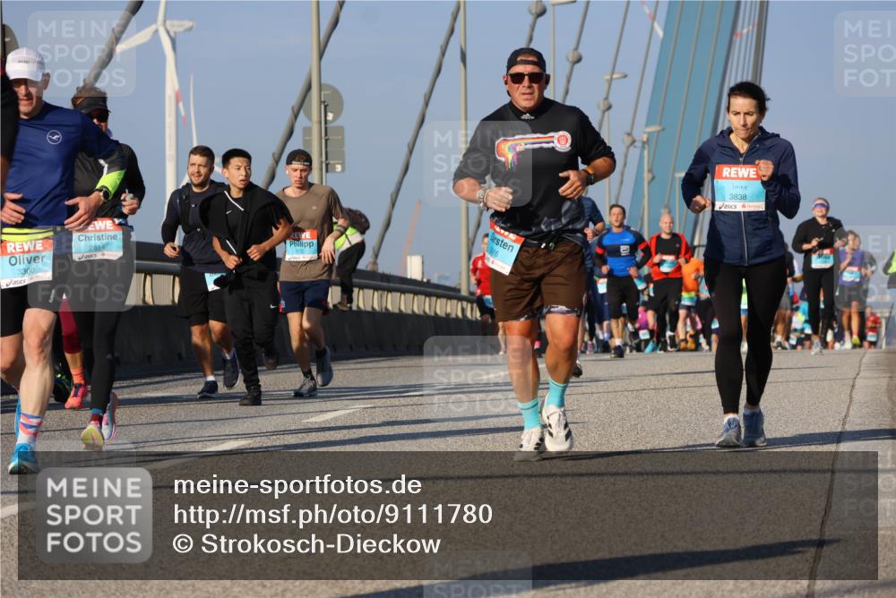 03.10.2025 - Köhlbrandbrückenlauf Strokosch-Dieckow http://msf.ph/oto/9111780 03.10.2025 09:44:43 Position 2 3300, 2814, 1722, 316, 3838 meine-sportfotos.de