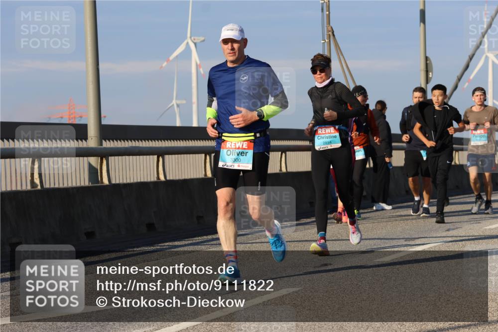 03.10.2025 - Köhlbrandbrückenlauf Strokosch-Dieckow http://msf.ph/oto/9111822 03.10.2025 09:44:45 Position 2 3300, 2814 meine-sportfotos.de