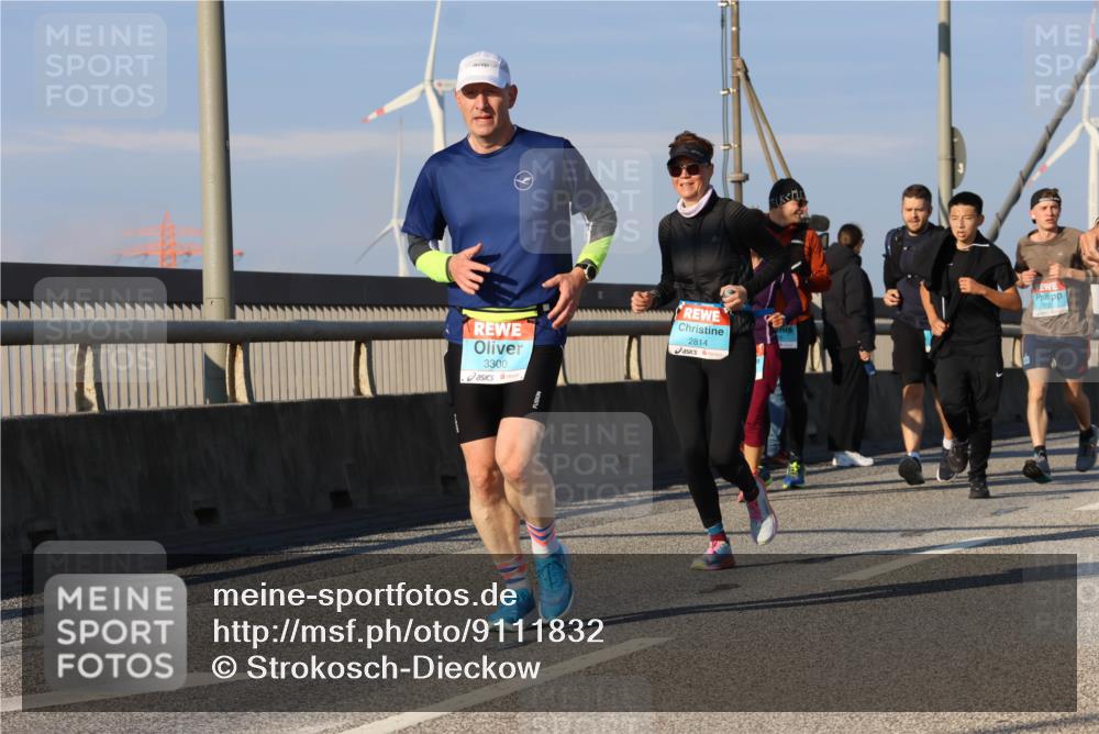 03.10.2025 - Köhlbrandbrückenlauf Strokosch-Dieckow http://msf.ph/oto/9111832 03.10.2025 09:44:45 Position 2 3300, 2814 meine-sportfotos.de
