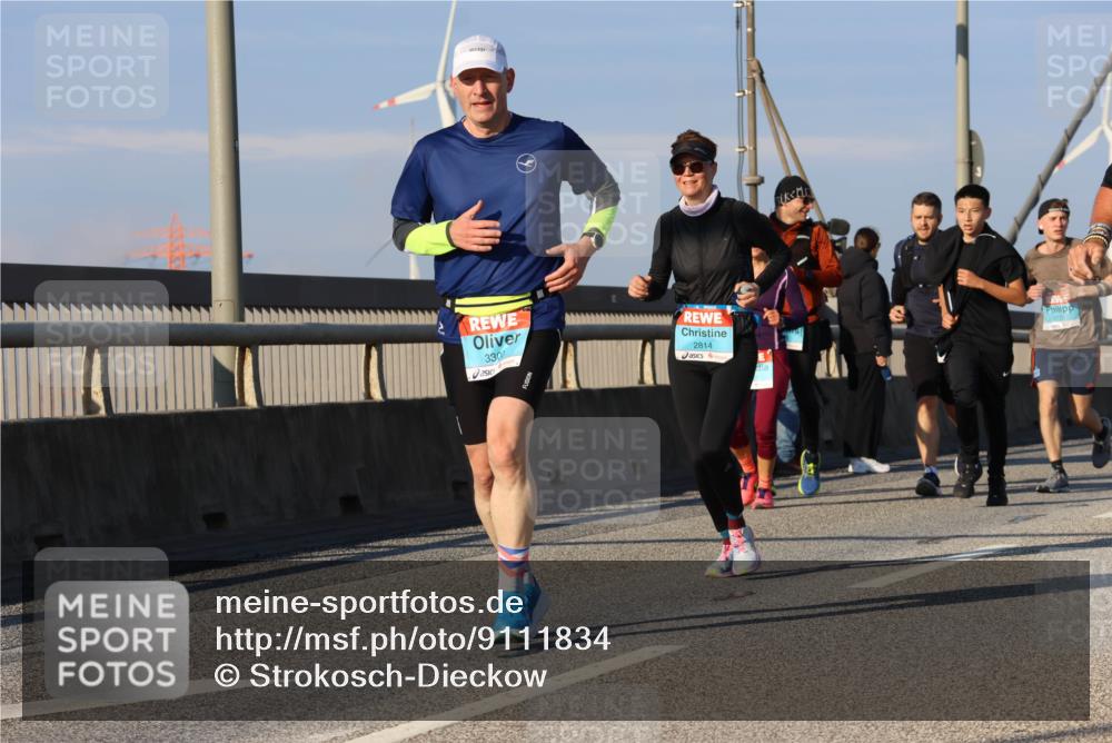 03.10.2025 - Köhlbrandbrückenlauf Strokosch-Dieckow http://msf.ph/oto/9111834 03.10.2025 09:44:45 Position 2 3300, 2814 meine-sportfotos.de
