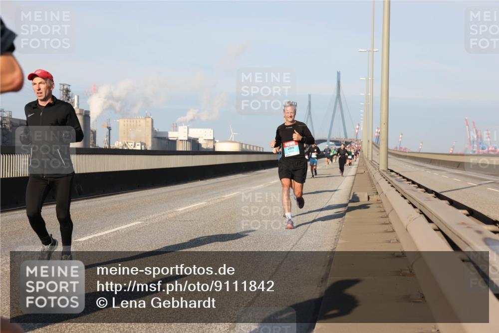 03.10.2025 - Köhlbrandbrückenlauf Lena Gebhardt http://msf.ph/oto/9111842 03.10.2025 09:42:07 Position 2  meine-sportfotos.de