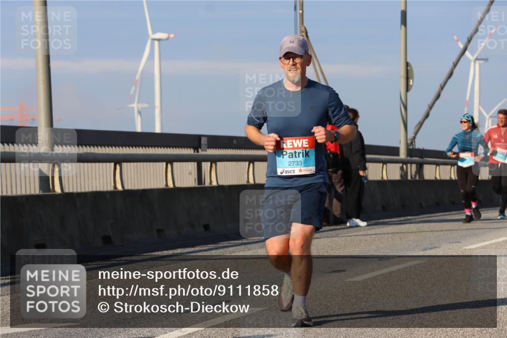 03.10.2025 - Köhlbrandbrückenlauf Strokosch-Dieckow http://msf.ph/oto/9111858 03.10.2025 09:44:52 Position 2 2733 meine-sportfotos.de